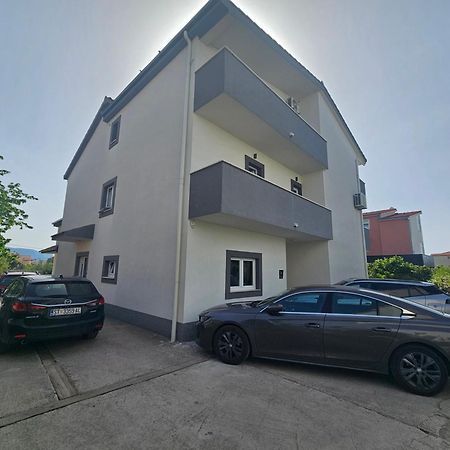 Apartmani Dianna Kaštela エクステリア 写真