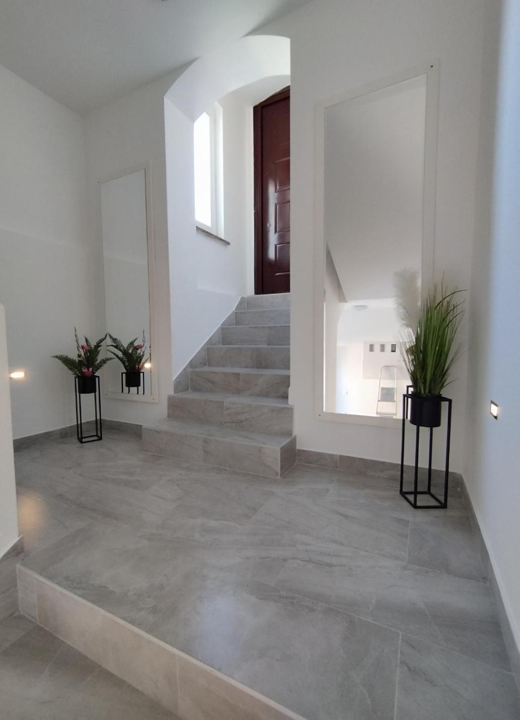 Apartmani Dianna Kaštela エクステリア 写真