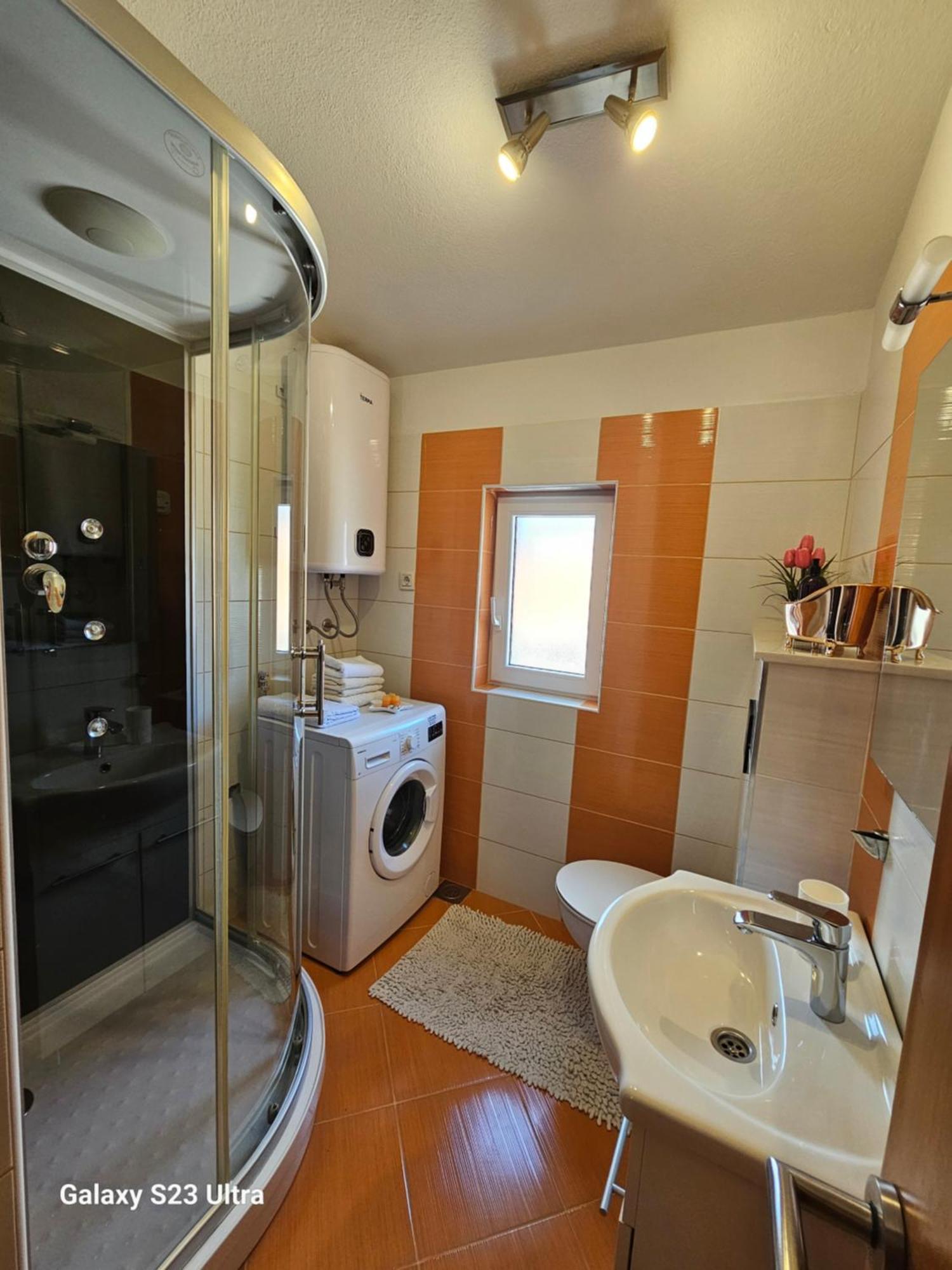 Apartmani Dianna Kaštela エクステリア 写真