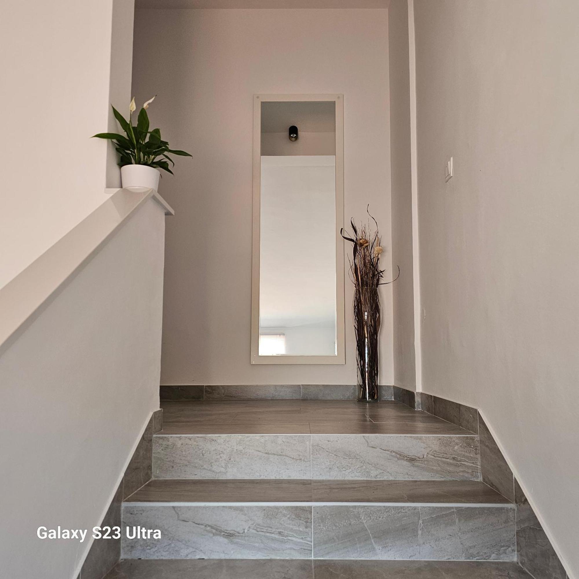 Apartmani Dianna Kaštela エクステリア 写真