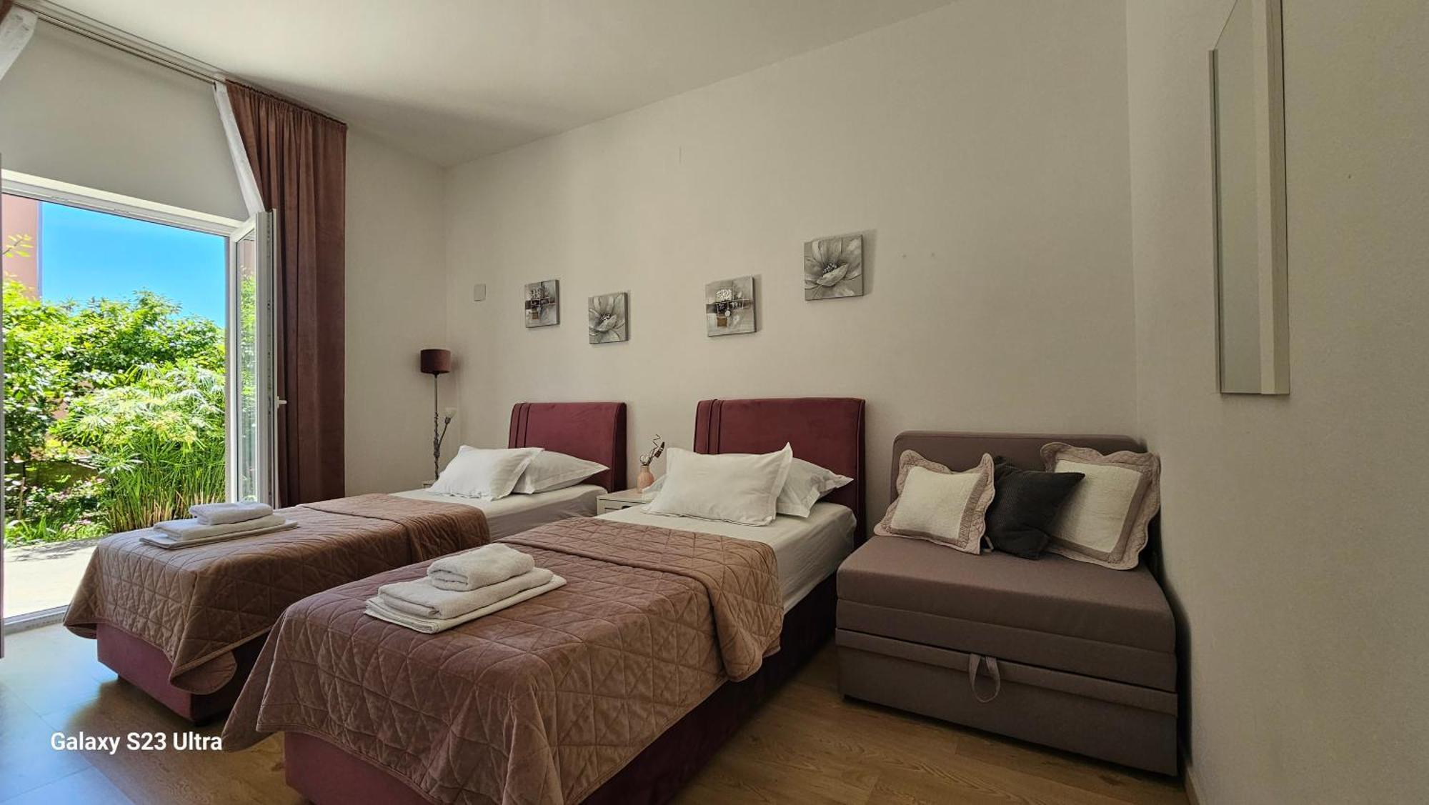 Apartmani Dianna Kaštela エクステリア 写真