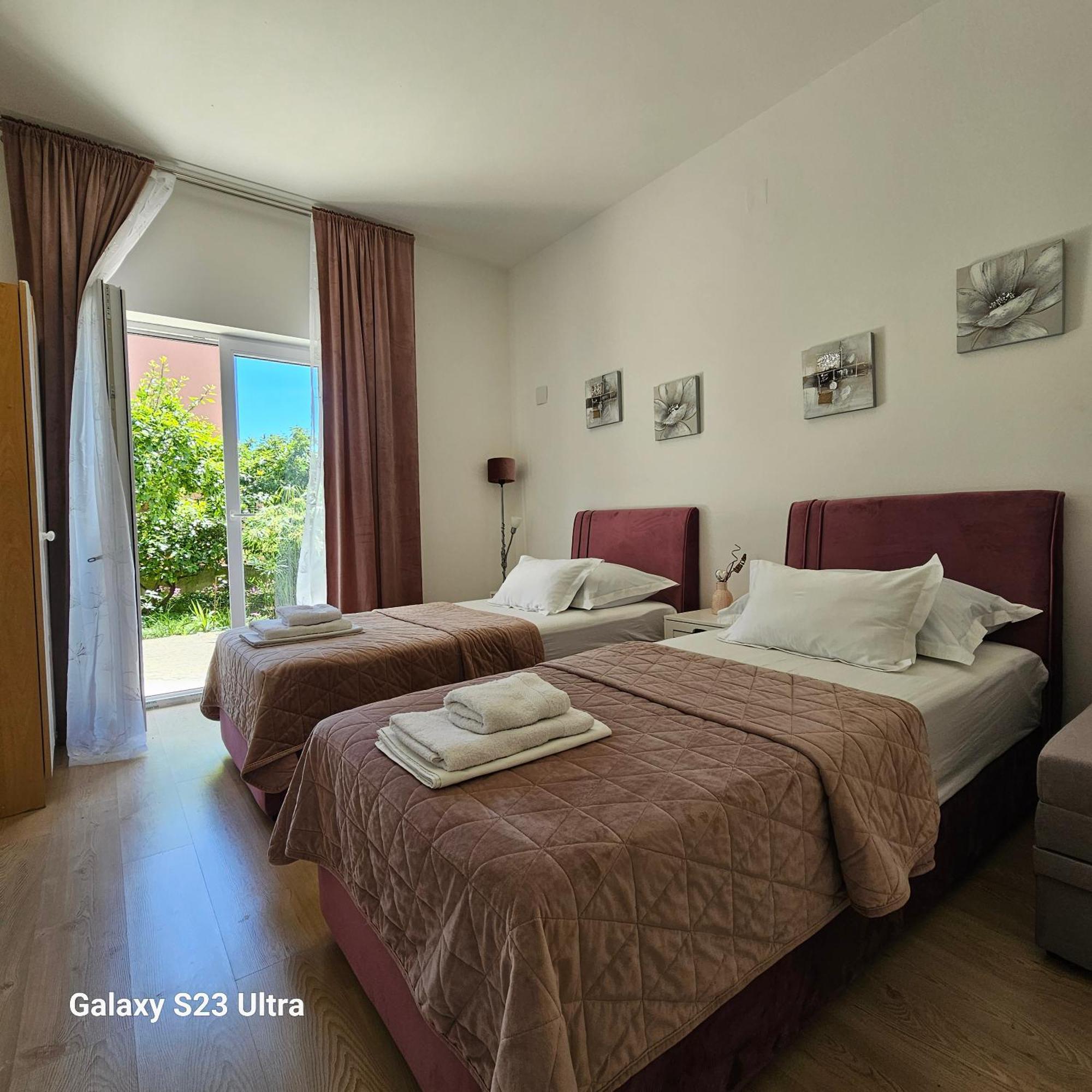 Apartmani Dianna Kaštela エクステリア 写真