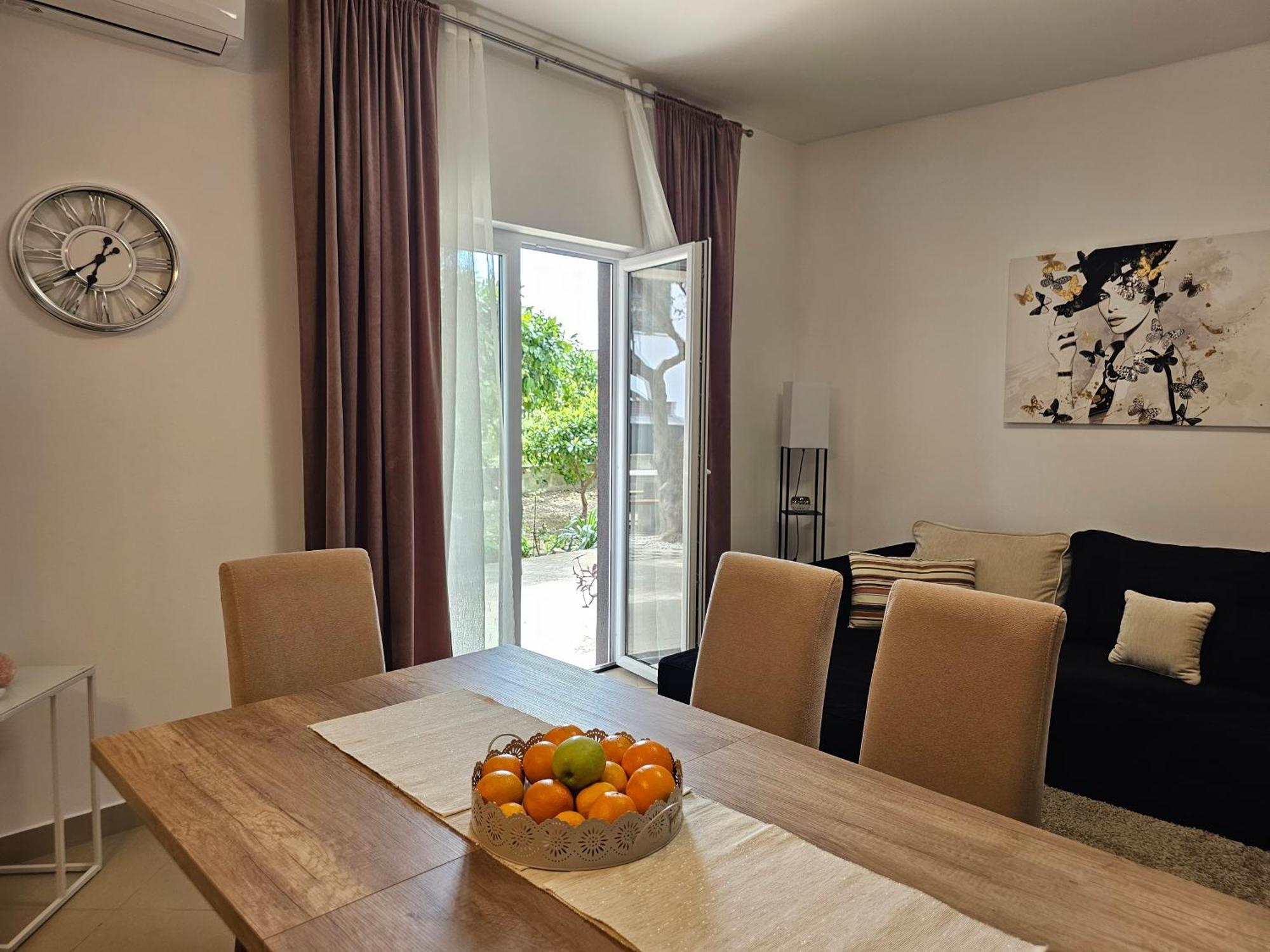 Apartmani Dianna Kaštela エクステリア 写真