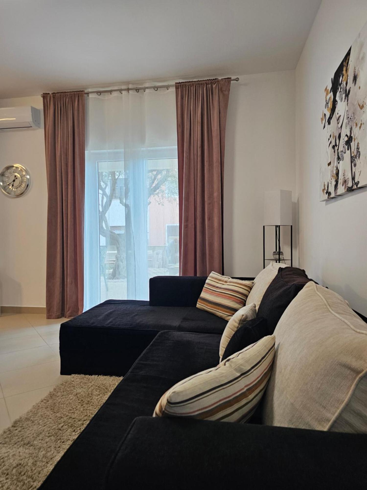 Apartmani Dianna Kaštela エクステリア 写真